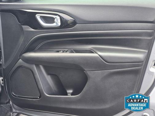 Billet Silver Metallic Clearcoat 2023 Jeep Compass Altitude