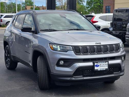 Billet Silver Metallic Clearcoat 2023 Jeep Compass Altitude