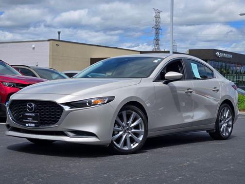 Platinum Quartz Metallic 2023 Mazda Mazda3 FWD w/Select Package