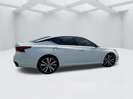 2020 Nissan Altima 2.0 Platinum