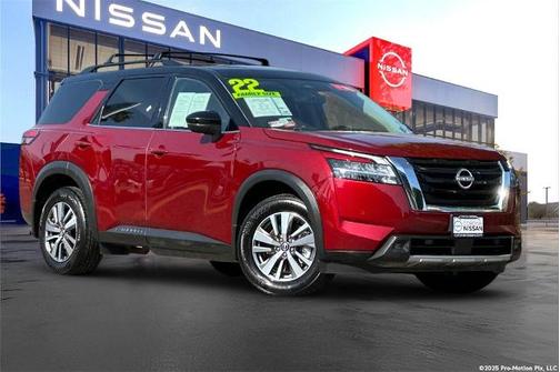 2022 Nissan Pathfinder SL