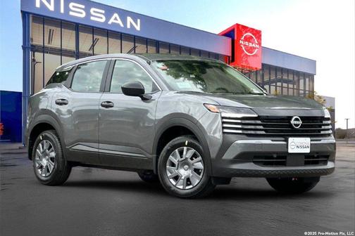 Gun Metallic 2027 Nissan Kicks S