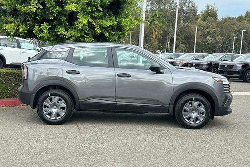 Gun Metallic 2027 Nissan Kicks S