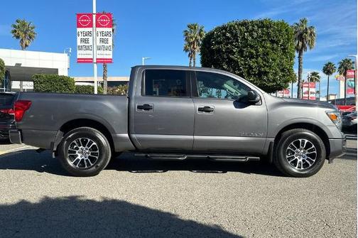 2024 Nissan Titan SV