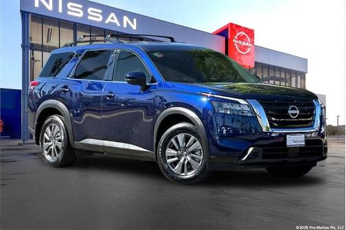 2024 Nissan Pathfinder SV