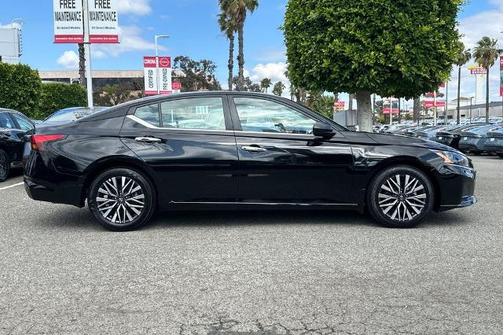 Super Black Clearcoat 2025 Nissan Altima SV