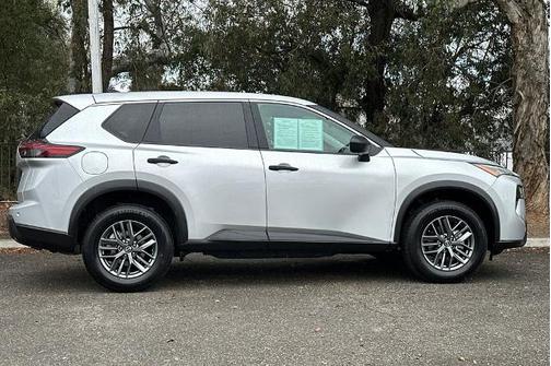 Brilliant Silver Metallic 2024 Nissan Rogue S