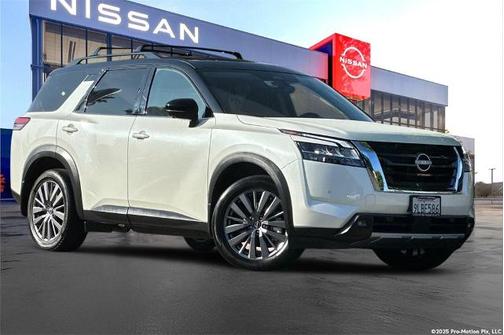 2024 Nissan Pathfinder SL