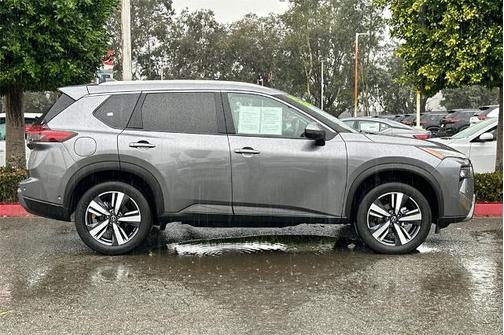 2025 Nissan Rogue SL