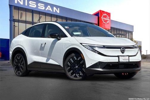 Everest White P 2026 Nissan Leaf PLATINUM+