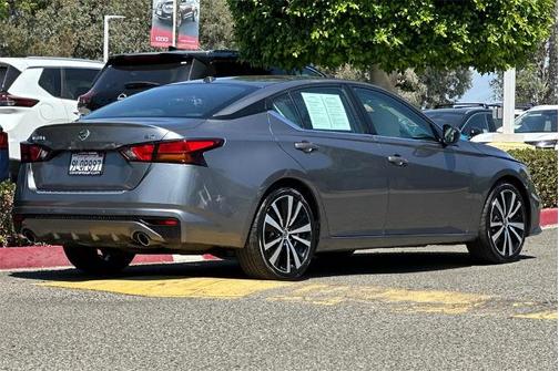 2022 Nissan Altima 2.5 SR