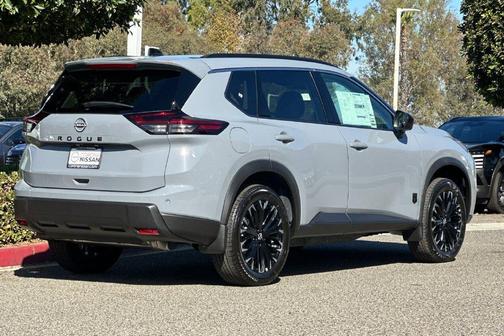 Boulder Gray Pearl 2027 Nissan Rogue
