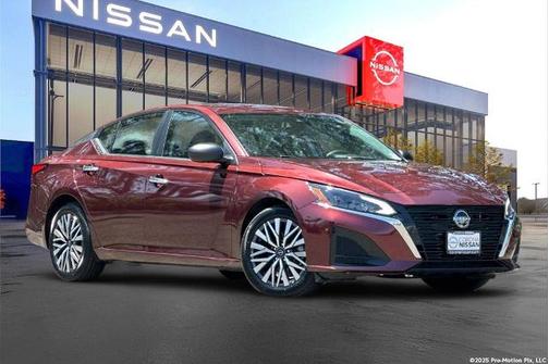 Garnet Pearl Me 2024 Nissan Altima 2.5 SV