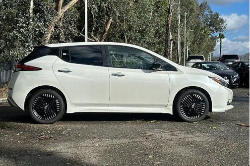 2024 Nissan Leaf SV PLUS