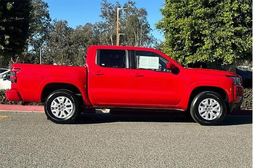 2023 Nissan Frontier SV