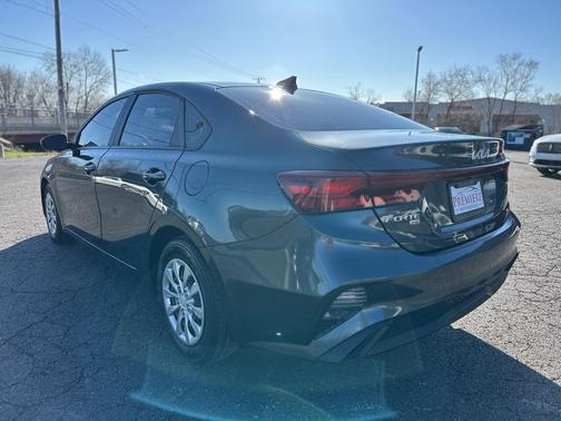 Gravity Gray 2022 Kia Forte FE