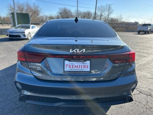 Gravity Gray 2022 Kia Forte FE