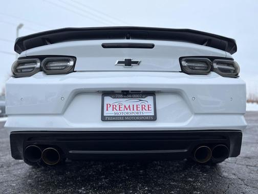 Summit White 2019 Chevrolet Camaro 2SS