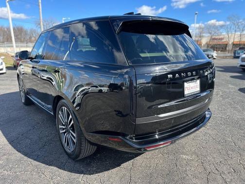 Santorini Black Metallic 2023 Land Rover Range Rover P530 SE