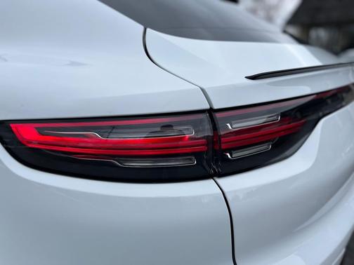 2022 Porsche Cayenne Platinum Edition