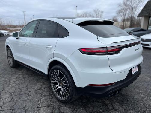 2022 Porsche Cayenne Platinum Edition