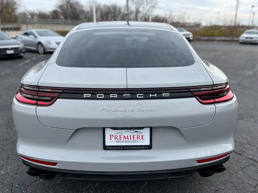 2018 Porsche Panamera Turbo