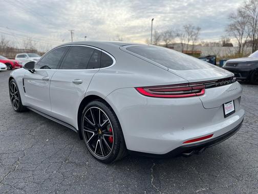 Chalk 2018 Porsche Panamera Turbo