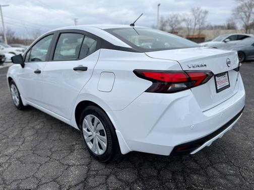 Fresh Powder 2024 Nissan Versa 1.6 S