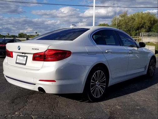 2018 BMW 530 530i