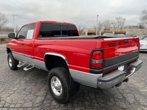 Flame Red / Light Driftwood SG 2000 Dodge Ram 2500 SLT