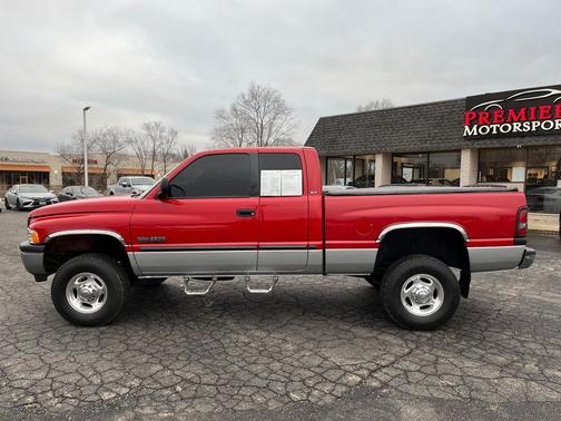 Flame Red / Light Driftwood SG 2000 Dodge Ram 2500 SLT