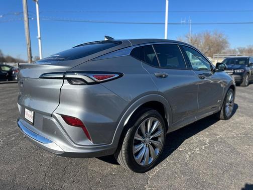 Moonstone Gray Metallic 2025 Buick Envista Avenir FWD