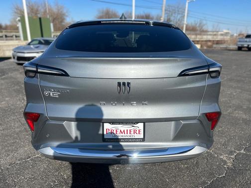 Moonstone Gray Metallic 2025 Buick Envista Avenir FWD