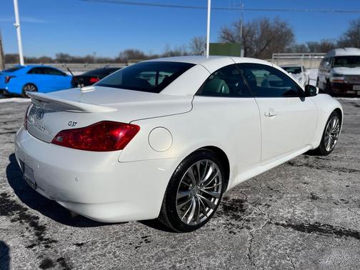 Moonlight White 2011 INFINITI G37 Base