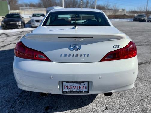 Moonlight White 2011 INFINITI G37 Base