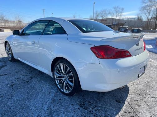 Moonlight White 2011 INFINITI G37 Base