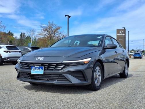 2025 Hyundai ELANTRA SE