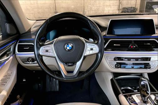 2020 BMW 745e xDrive iPerformance