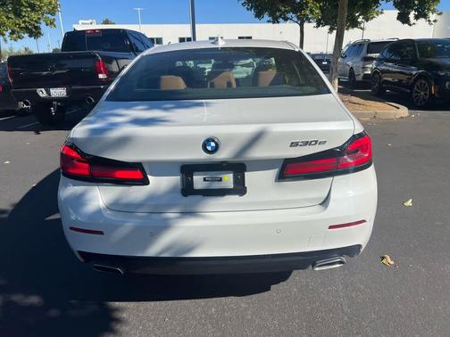 2022 BMW 530e Base