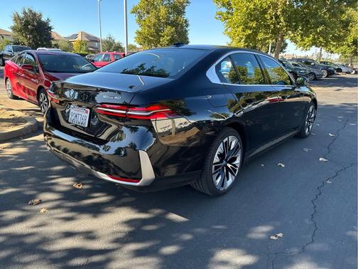 2024 BMW i5 eDrive40