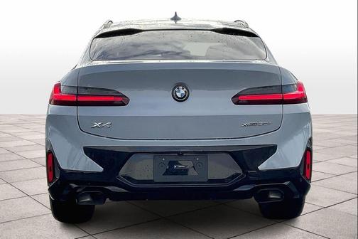 2025 BMW X4 xDrive30i