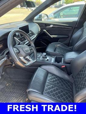 Photo 5 of 6 of 2019 Audi SQ5 3.0T Premium