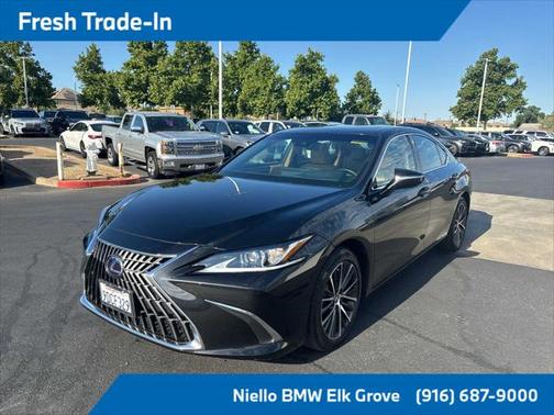 2022 Lexus ES 300h Base