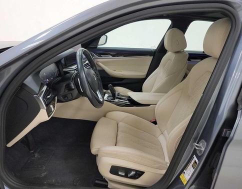 2022 BMW 530 i