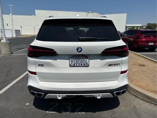 2025 BMW X5 M60i