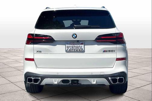 2025 BMW X5 M60i