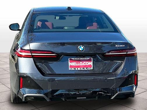 Dark Graphite Metallic 2026 BMW 530 530i