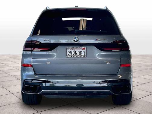 Skyscraper Grey Metallic 2026 BMW X7 M60i