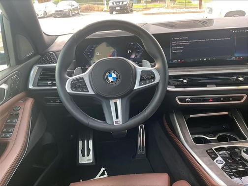 Skyscraper Grey Metallic 2026 BMW X7 M60i