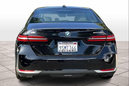 2025 BMW i5 eDrive40